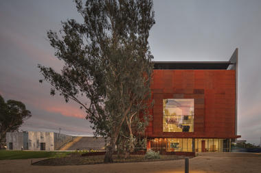 Gallery of Shepparton Art Museum / Denton Corker Marshall  - 5