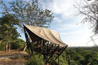 Mirador aula / Al Borde