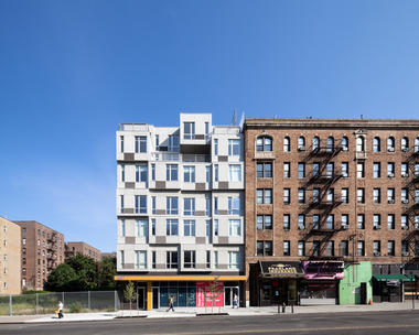Vivienda modular Stack en Manhattan / Gluck+