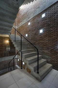 Gallery of Binary Boarding House / Andyrahman Architect  - 4