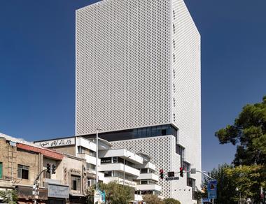New Plasco Commercial Building / KRDS