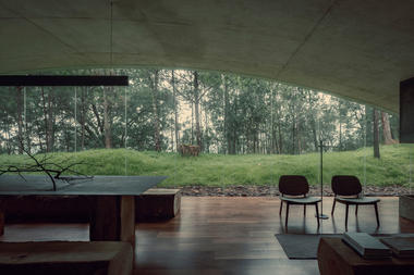 House on the Hill / HW Studio