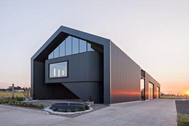 Bertolotti Vial Machinery and Office Warehouse / Estudio 2(A) DosArquitectas