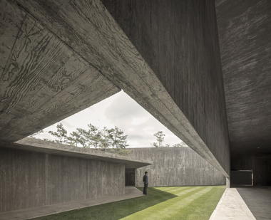 Saya Park / Álvaro Siza + Carlos Castanheira