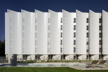 La Cartuja Community Residence for Students / Ana Lozano Atelier