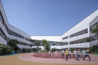 Nanxun Town Center Kindergarten / UAD