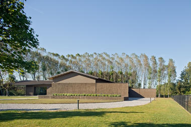House in the Poplar  / MIDE architetti 