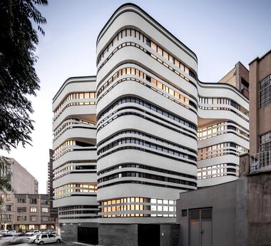 Atlas Medical Office Building / Marziah Zad + Raha Ashrafi + Mohsen Marizad + Ahmad Bathaei