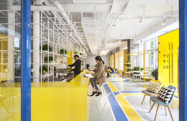 Yuanyang Express We+ Co-working Space / MAT Office
