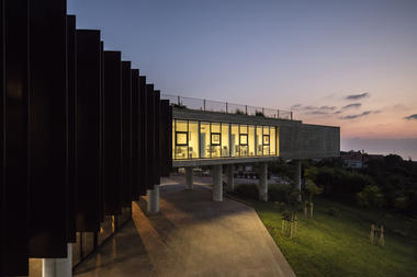 阿拉伯语研究及跨文化交流中心 / Fouad Samara Architects