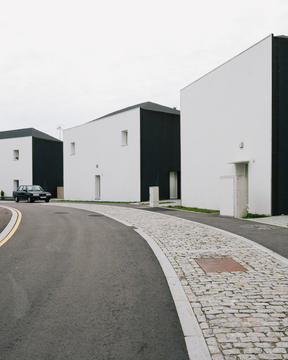 São João de Deus Social Housing / Brandão Costa
