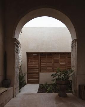 Refugio bajo las hojas  / Paolo Sarra + Punto Arquitectónico