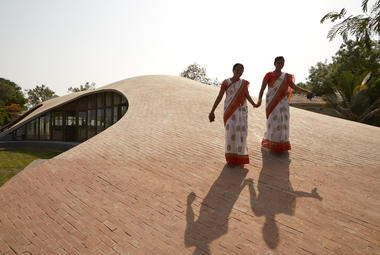 Maya Somaiya Library, Sharda School / Sameep Padora & Associates