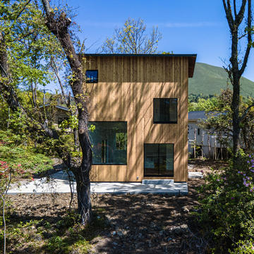 I House in Izu-Kogen / Florian Busch Architects