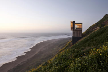 La Loica and La Tagua Cabins / Croxatto y Opazo Arquitectos