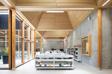 Biblioteca Pierre Veilletet / atelier d'architecture King Kong