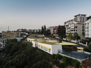 Arslanian Green Roof Kindergarten  / Studio Etienne Bastormagi + Meg Architects