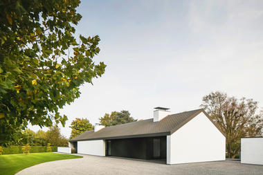 Villa NTT  / Architectuuratelier De Jaeghere
