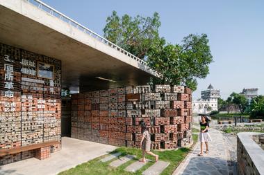 Public Toilets in Zuzhai Village / cnS