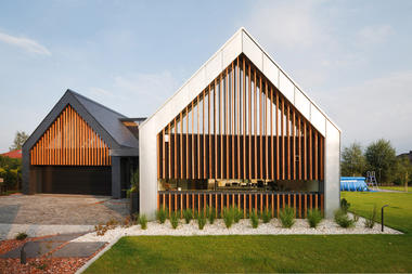 Two Barns House  / RS + Robert Skitek
