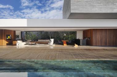 Orange House / Studio Guilherme Torres