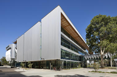 Monash University Science Technology Research and Innovation Precinct Stage 2 (Biomedical Sciences Buildings) / DesignInc