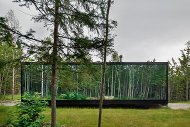 Cabana para Glamping na Floresta / Bourgeois / Lechasseur architects