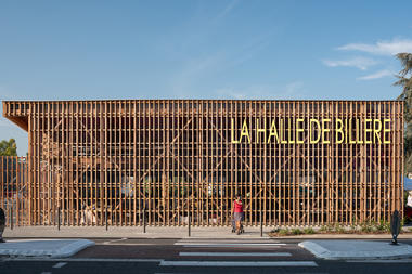 Gallery of Screened-In: Mastering the Brise-Soleil in France  - 6