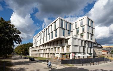 Patient Hotel / 3XN