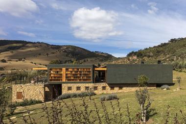 Lagar Oliq Complex / Play Arquitetura