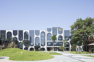Beijing Fashion Factory B Courtyard / AntiStatics Architecture
