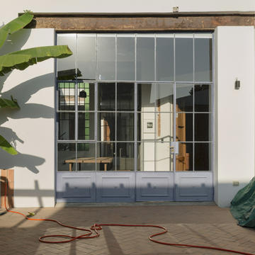 Casa Serbia / Grupo Culata Jovái