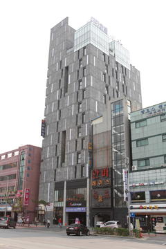 Urban Boutique Hotel / BANG by MIN