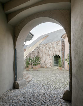 Gallery of Portal at the Stadtschloss / Helga Blocksdorf Architektur  - 14