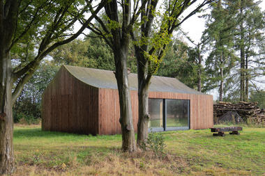 Gallery of Shady Shed / Julius Taminiau Architects  - 12