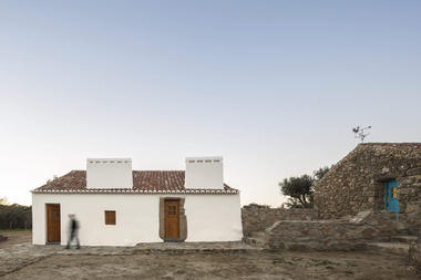 Casas Caiadas / Pereira Miguel Arquitectos