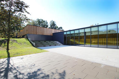 Primary School in Wesoła / xystudio