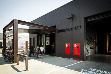 Cafeteria Code Black / Zwei Interiors Architecture