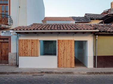 Restaurante no centro / Iván Quizhpe Arquitectos