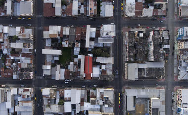 Gallery of Housing and Educational Space La Casa que Habita / Natura Futura Arquitectura  - 21