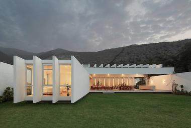 Casa Los Cóndores / Riofrio Arquitectos