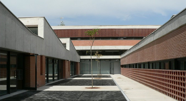 Beato Jacinto Castañeda Education Center / Fernández Soler Monrabal Arquitectos