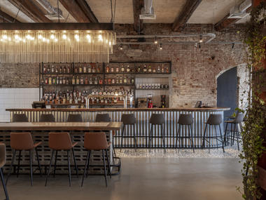Ruin Bar Pivzavod / Fruit Design Studio