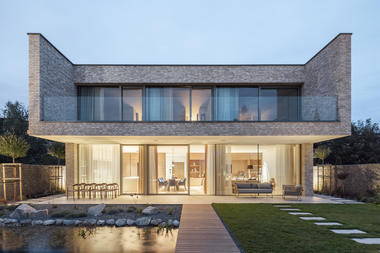 House R / Jakub Kolarovic Architects
