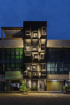 Galeria de Hotel QUB / Tamara Wibowo Architects  - 7