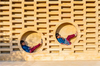Galería de Escuela de niñas Rajkumari Ratnavati/ Diana Kellogg Architects  - 32