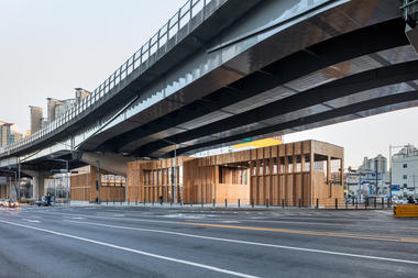 画廊 桥下的空间，钟岩洞广场 / Simplex Architecture  - 5