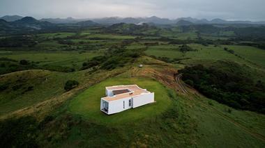 Casa en el borde / Taller Diez 05