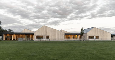 St. Raphael日托与家庭中心  / GERHARD FEUERSTEIN Architekt BDA + Architekturbüro Raum und Bau