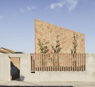 Viva la Vega House / Serrano + Baquero Arquitectos